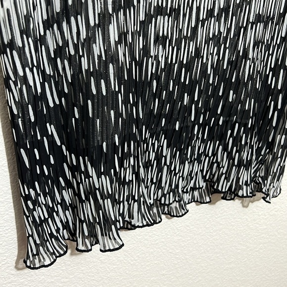 Top - Picture 3 of 5